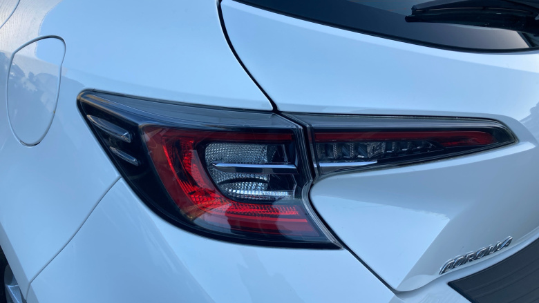 Toyota Corolla 1.8 VVT-i Hybrid Icon Tech 5dr CVT Hybrid Hatchback